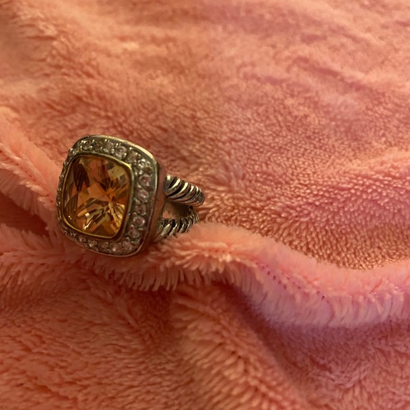 Gorgeous Costume Ring with Centre Yellow Stone - Picture 3 of 4